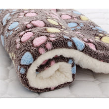 Load image into Gallery viewer, Fluffy Breathable Coral Blanket - Coffee Footprint