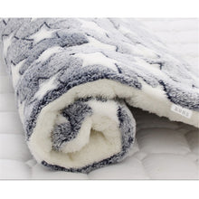 Load image into Gallery viewer, Fluffy Breathable Coral Blanket - Blue with Stars