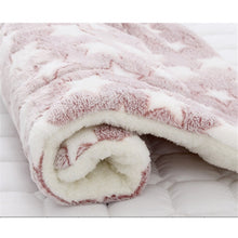 Load image into Gallery viewer, Fluffy Breathable Coral Blanket - Pink with Stars