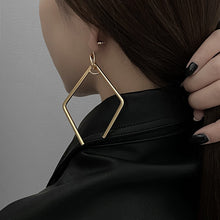 Load image into Gallery viewer, Simple Vintage Geometric Golden Drop Earring
