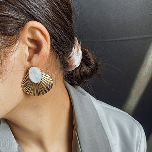 Vintage Irregular Design Metal Shell Shape Pendant Earrings